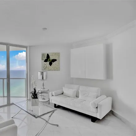 Image 7 - La Perla Ocean Residences, 16699 Collins Avenue, Sunny Isles Beach, FL 33160, USA - Condo for rent