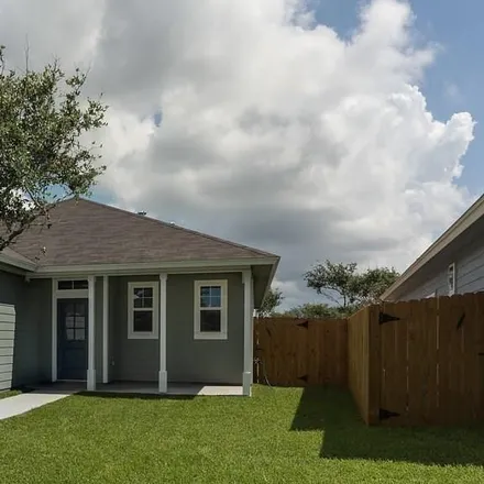 Buy this 3 bed house on Avenue A in Aransas Pass, TX 78336