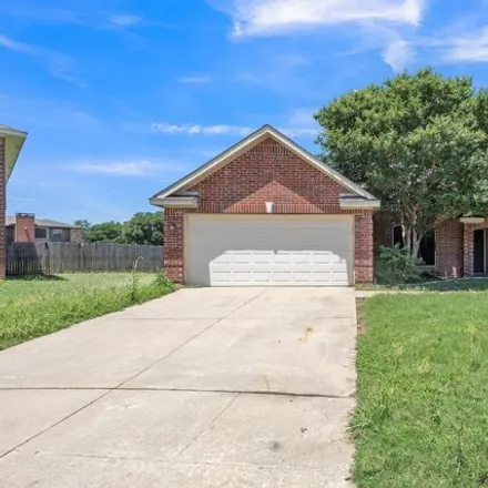Buy this 3 bed house on 7305 Moon Ridge Ct in Fort Worth, Texas
