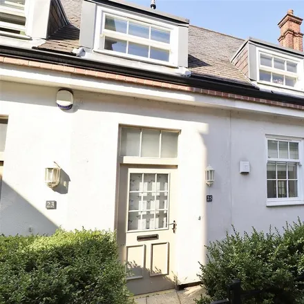 Rent this 3 bed townhouse on Shipton School in Baker Street, York