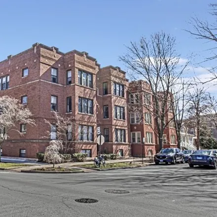 Buy this 2 bed condo on 1647-1653 West Balmoral Avenue in Chicago, IL 60640