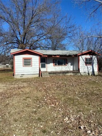 Buy this 2 bed house on 954 Northwest 3rd Street in Wagoner, OK 74467