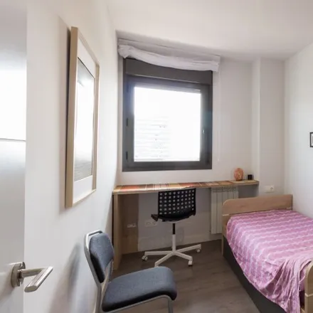 Rent this 2 bed room on Plaça d'Europa in 18, 08902 l'Hospitalet de Llobregat