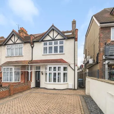 Rent this 4 bed house on Vanilla Patisserie in 1 Vale Parade, London