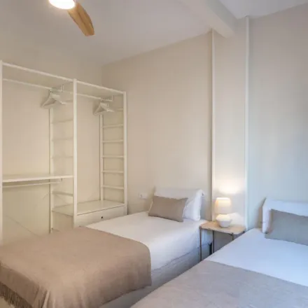 Image 2 - Carrer de Sicília, 101, 08013 Barcelona, Spain - Apartment for rent