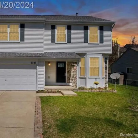 Buy this 4 bed house on 3279 Pond Ridge Drive in Oakland County, MI 48442