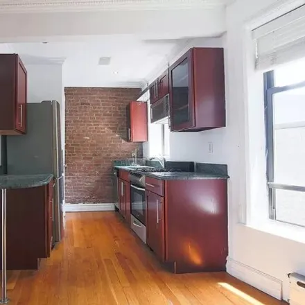 Image 4 - 102 Christopher St Apt 2D, New York, 10014 - Apartment for rent