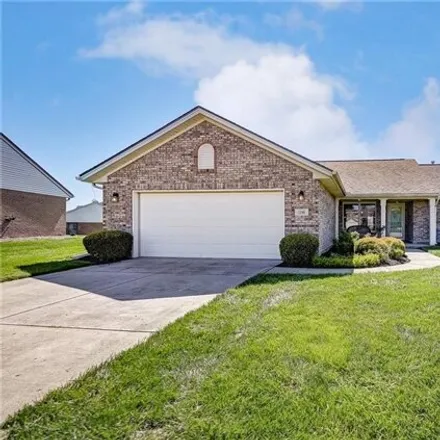 Buy this 3 bed house on 1201 Mals Way in Miamisburg, OH 45342