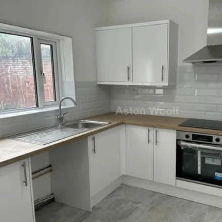Image 2 - Whittier Road, Nottingham, NG2 4AT, United Kingdom - Apartment for rent