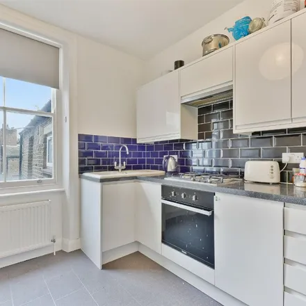 Rent this 3 bed apartment on Ethel Street in London, SE17 1NQ