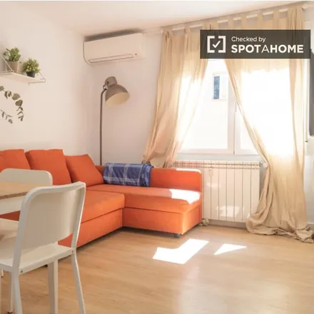Rent this 1 bed apartment on Parroquia San Ildefonso in Calle de Colón, 16