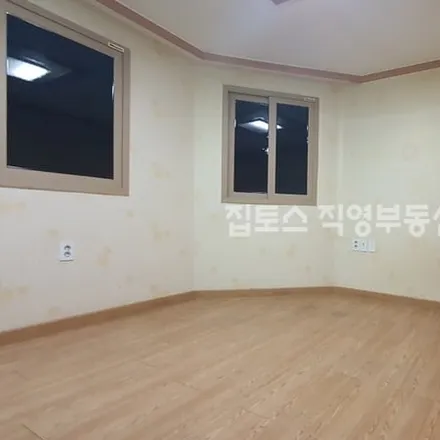 Rent this studio apartment on 서울특별시 강남구 논현동 217-32