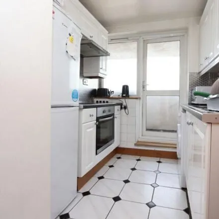 Image 5 - Block C, 60 Westferry Road, Millwall, London, E14 8JE, United Kingdom - House for rent