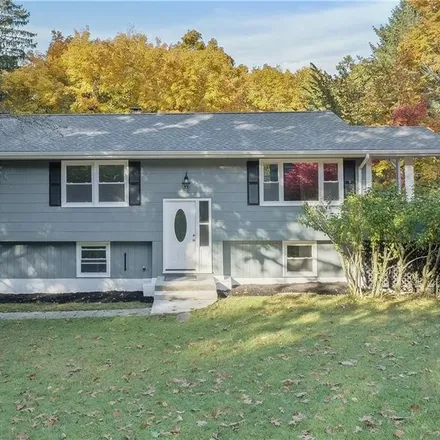 Rent this 3 bed house on 54 Lakeview Road in Carmel, NY 10512