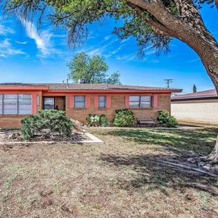 Buy this 3 bed house on 2561 East 10th Street in Odessa, TX 79761