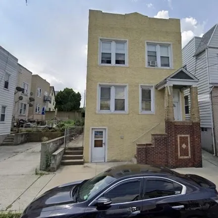 Rent this 1 bed house on 162 West 20th Street in Bayonne, NJ 07002