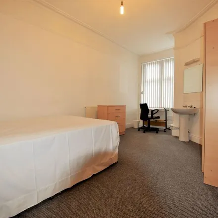 Image 3 - Cross Burley Lodge Road, Leeds, LS6 1QL, United Kingdom - Apartment for rent