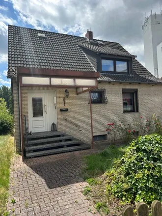 Rent this 5 bed apartment on Jahnstraße 1 in 38165 Lehre, Germany