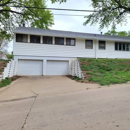 Buy this 3 bed house on 1033 S Newton St in Sioux City, Iowa