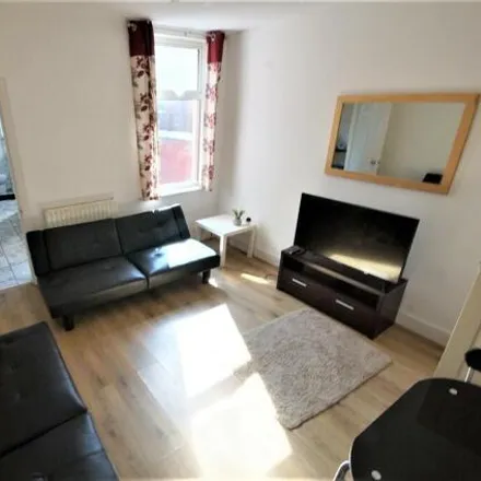 Rent this 3 bed townhouse on 123 Northfield Road in Coventry, CV1 2BQ