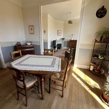 Rent this 3 bed apartment on 27 Cours Jean Jaurès in 03000 Moulins, France