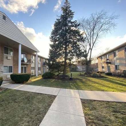 Rent this 2 bed condo on North Dee Road in Maine Township, IL 60016