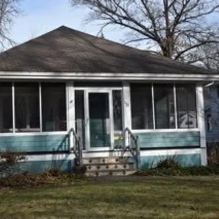 Rent this 4 bed house on 195 North Chestnut Street in Kent, OH 44240