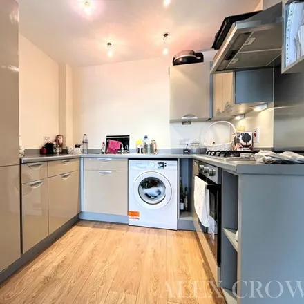 Rent this 2 bed apartment on Engineer's Wharf Moorings in Taywood Road, London
