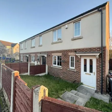 Rent this 3 bed duplex on Blackthorne Court in Barnsley, S70 3NL