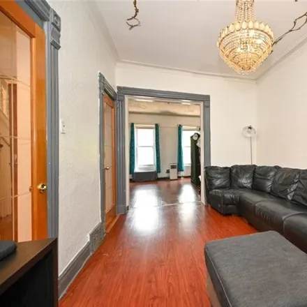 Image 5 - 468 Crescent St, Brooklyn, New York, 11208 - House for sale