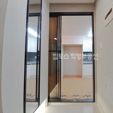 Rent this 3 bed apartment on 서울특별시 광진구 중곡동 190-29