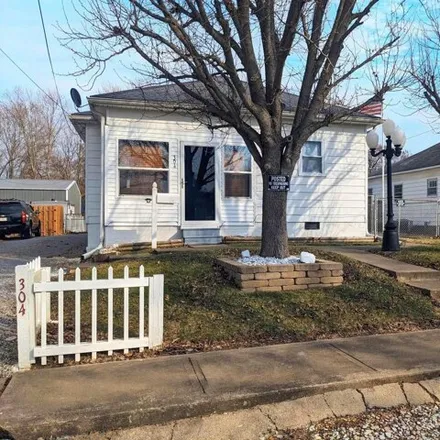 Buy this 3 bed house on 983 West Worden Street in West Frankfort, Franklin County