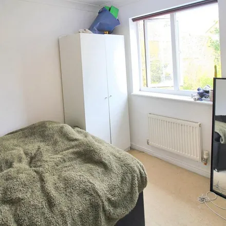 Rent this 6 bed apartment on 6 Speedwell Way in Norwich, NR5 9HP