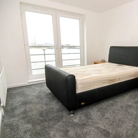 Rent this 3 bed room on 12 Millennium Drive in Cubitt Town, London