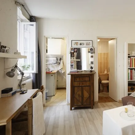 Rent this studio apartment on 93 Rue Lepic in 75018 Paris, France