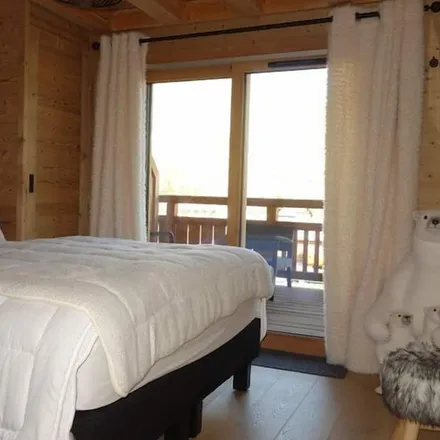 Rent this 5 bed apartment on Station de l'Alpe de Huez in 38750 Huez, France
