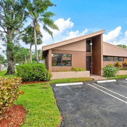 Image 2 - 178 Sparrow Drive, Royal Palm Beach, Palm Beach County, FL 33411, USA - Condo for rent