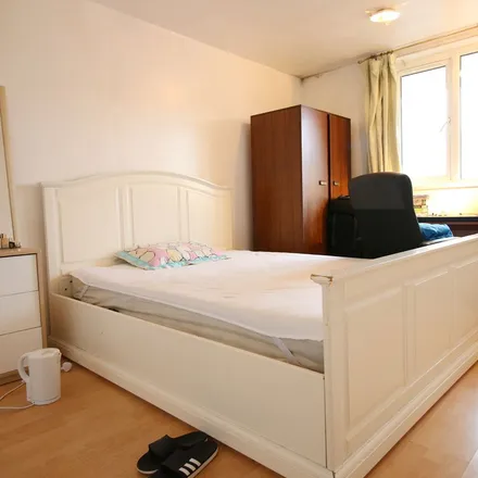 Rent this 3 bed apartment on Fawcett Street in Saint George's, Sheffield