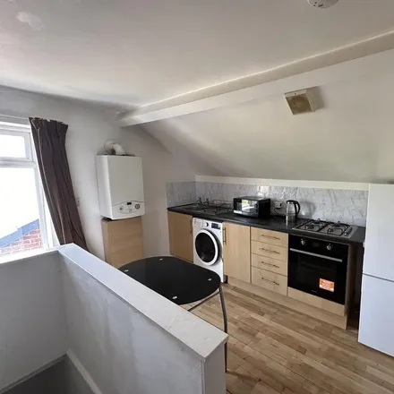 Image 7 - Station Road, Wombwell, S73 0BT, United Kingdom - Apartment for rent