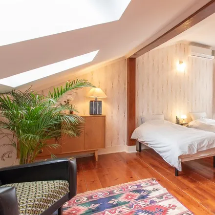 Rent this 4 bed room on Rua Carvalho Araújo 33 in 1900-140 Lisbon, Portugal