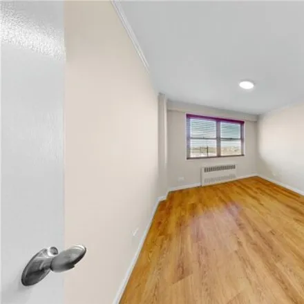 Image 9 - 2475 West 16th Street, New York, NY 11214, USA - Apartment for sale