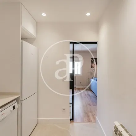 Image 2 - Calle Antonio Toledano, 17, 28028 Madrid, Spain - Apartment for rent