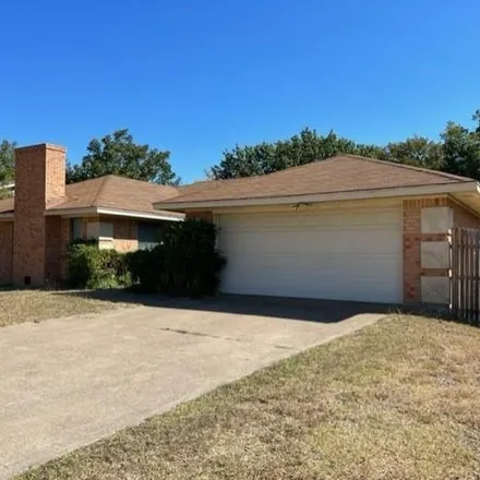 Image 1 - 236 Lansford Drive, Benbrook, TX 76126, USA - House for sale