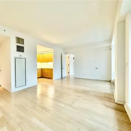 Image 3 - 334 East 23rd Street, New York, NY 10010, USA - Condo for sale