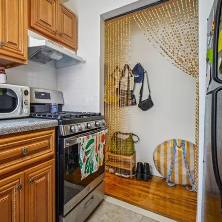 Image 2 - 171 Old Bergen Rd Apt 101, Jersey City, New Jersey, 07305 - Condo for sale