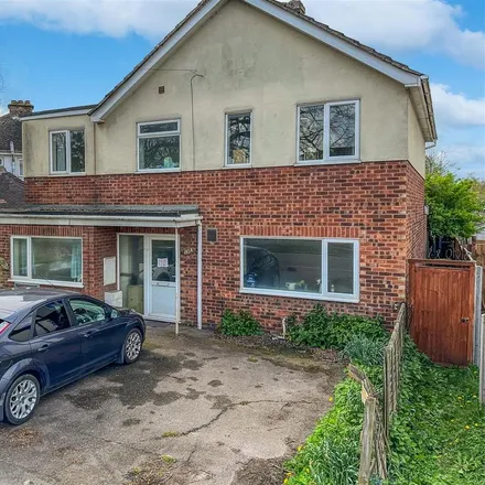 Rent this 6 bed house on 116 Mowbray Road in Cambridge, CB1 7TG