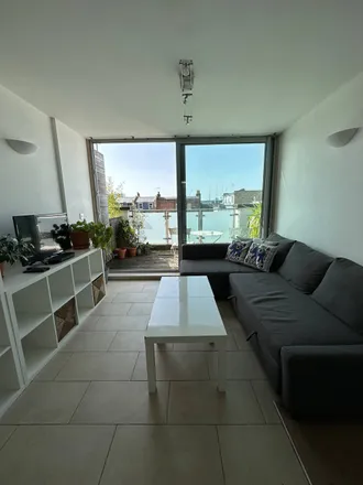 Rent this 1 bed apartment on 57 Godson Street in London, N1 9PW