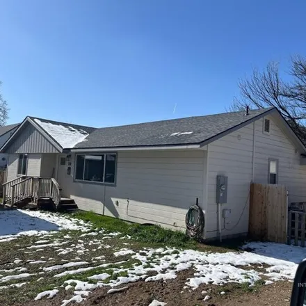Buy this 3 bed house on 782 Smith Avenue in Nampa, ID 83651