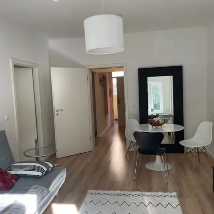 Rent this 2 bed apartment on Geisbergstraße 18 in 10777 Berlin, Germany