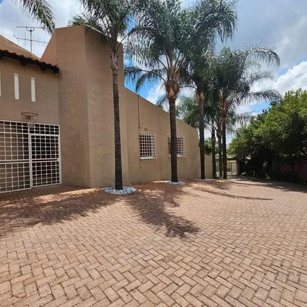 Image 2 - Northgate Mall, Doncaster Drive, Johannesburg Ward 114, Randburg, 2188, South Africa - Apartment for rent